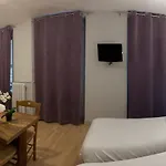 Viator Hotel